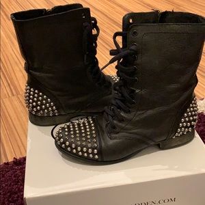 Steve Madden- Tarnney Grey Leather studded boots